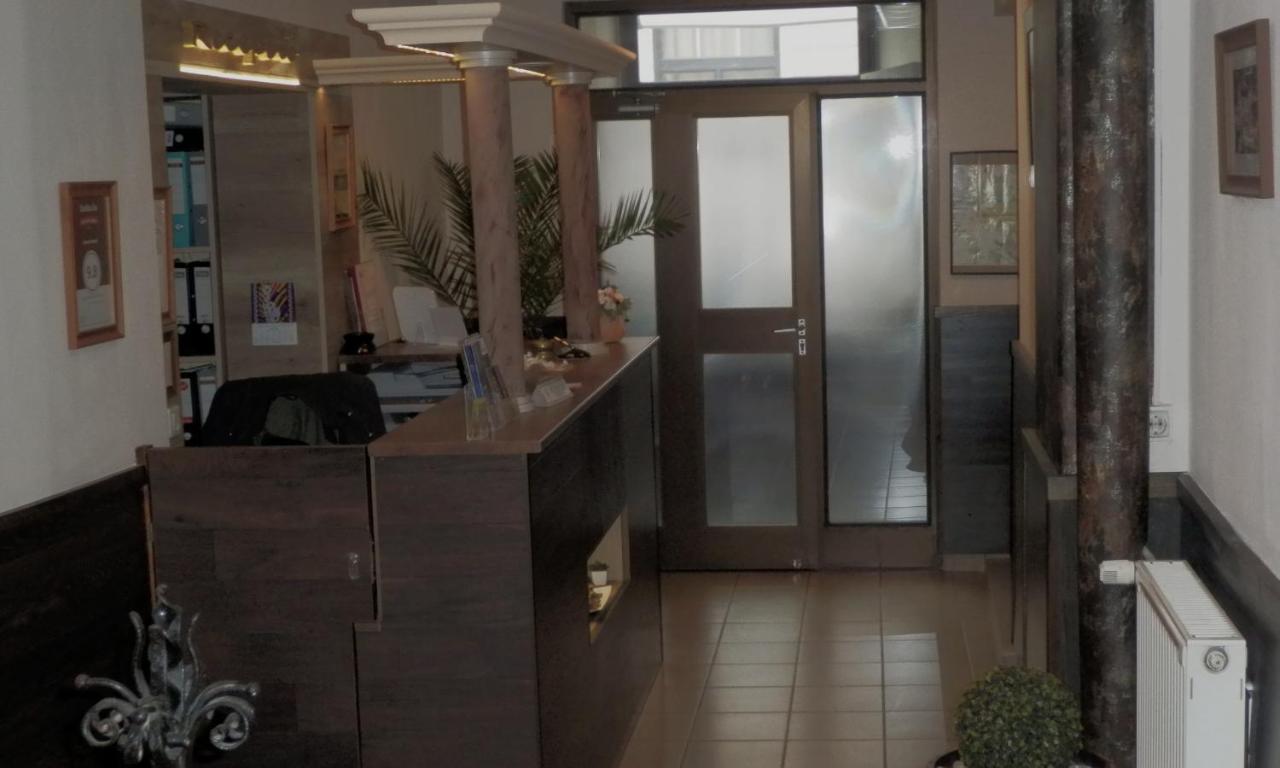 Caesar Panzio Hotel Pápa Екстериор снимка